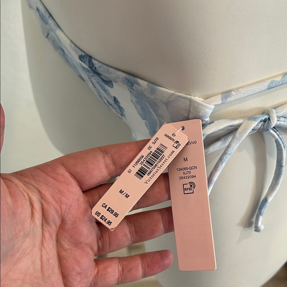 Victoria's Secret Blue Floral Bikini Top - Picture 7 of 12